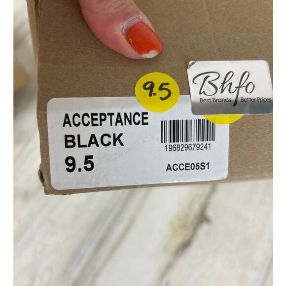 Steve Madden Womens 9.5 Black Acceptance Faux Leather Heel Platform Sandals NEW - Picture 9 of 9